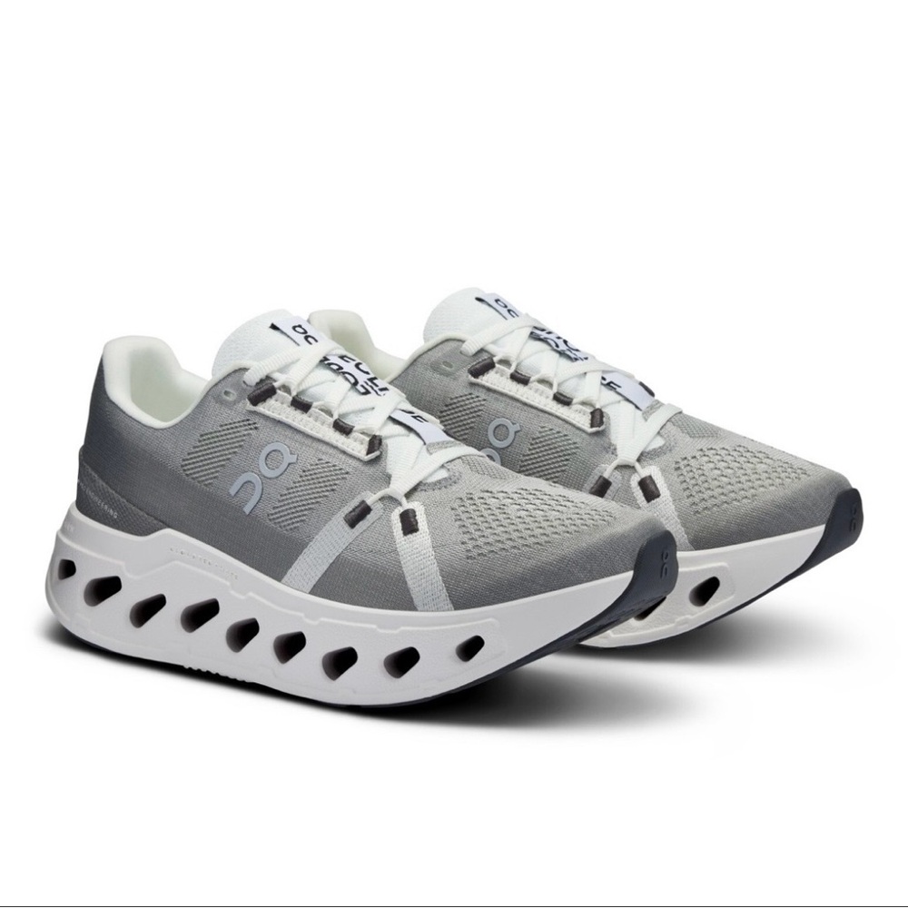 On Cloud Cloudtech Phase Grey And White Sneakers - image 5